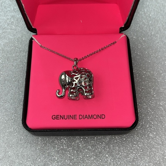 🆕 Gianni Argento Diamond Accent Elephant Pendant Necklace Silver Plated 18” - Picture 2 of 6